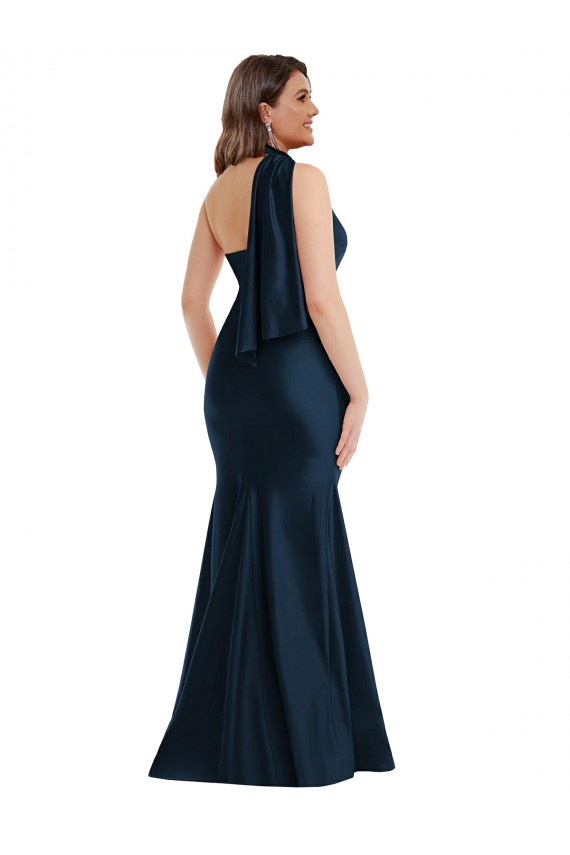 Compre Azul marina oscuro Sirena Un Hombre Halter Satén sedoso Largo Formales Vestidos de dama de honor / Vestidos de fiesta