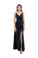 Compre Azul marina oscuro línea A Cuello en V Terciopelo floral Terciopelo Elástico Largo Vestidos de dama de honor