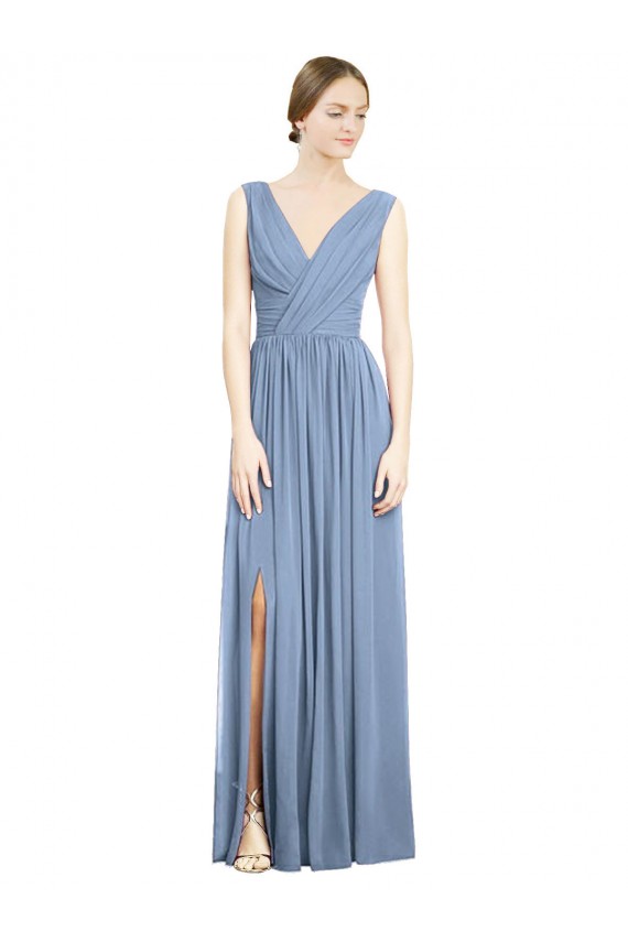 Compre Azul polvoriento línea A Cuello en V Gasa Largo Vestidos de dama de honor