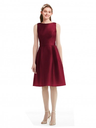 Compre Borgoña línea A Barco Satén Corto Vestidos de dama de honor / Vestidos de cóctel / Vestidos para homecoming