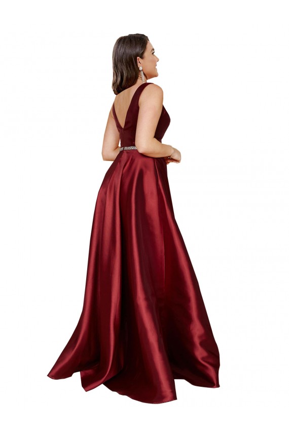 Compre Borgoña línea A Cuello en V Satén Largo Formales Vestidos de dama de honor / Vestidos de fiesta