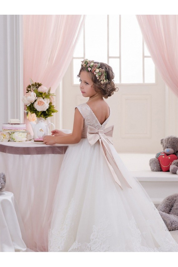 Compre Marfil Barco Cola capilla Tul Encaje Largo vestidos de niña de las flores