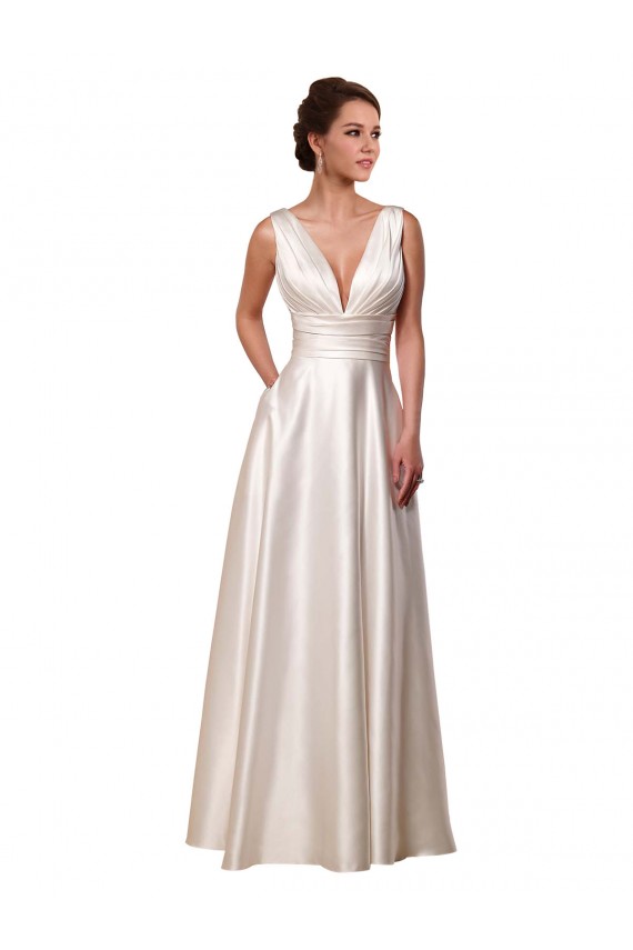 Compre Marfil línea A Cuello en V Cola capilla Satén Vestidos de novia