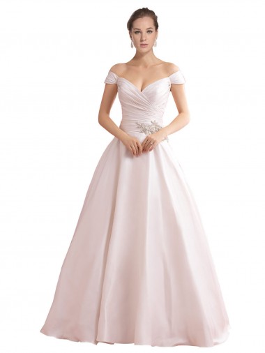Compre Marfil línea A Hombros Descubiertos Cola capilla Satén Vestidos de novia