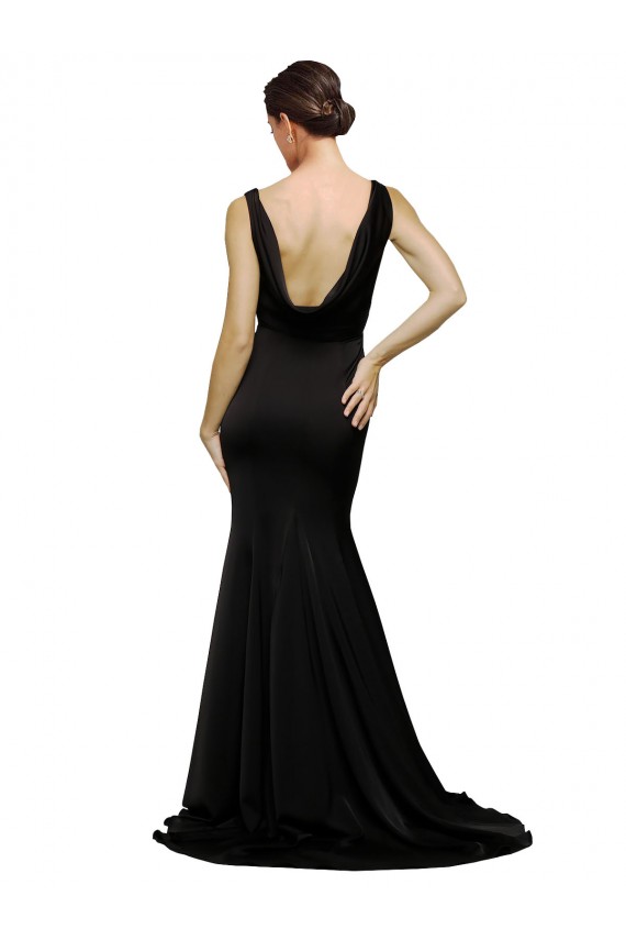 Compre Negro línea A Cuello en V Barrer tren Satén sedoso Largo Formales Vestidos de dama de honor / Vestidos de fiesta