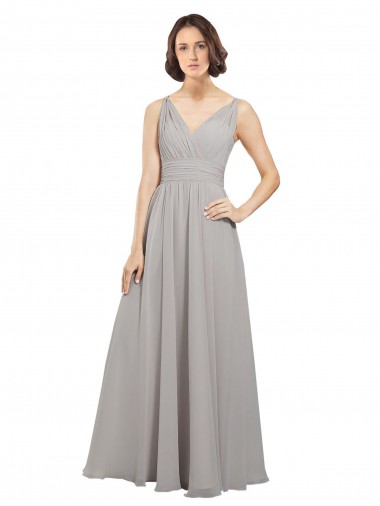 Compre Ostra Plata línea A Cuello en V Gasa Largo Vestidos de dama de honor