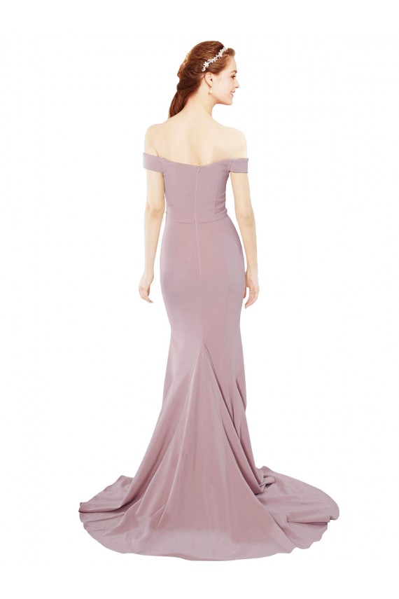 Compre Rosa empolvado Sirena Hombros Descubiertos Barrer tren Crepé Elástico Largo Formales Vestidos de dama de honor / Vestidos de fiesta