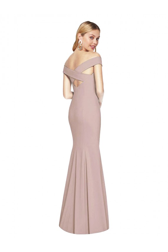 Compre Rosa empolvado Trompeta Hombros Descubiertos Crepé Elástico Largo Vestidos de dama de honor / Vestidos de fiesta