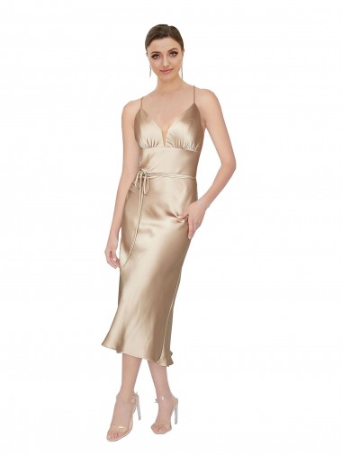 Compre línea A Cuello en V Midi Satén sedoso Corto Formales Vestidos de dama de honor / Vestidos de fiesta / Vestidos de cóctel